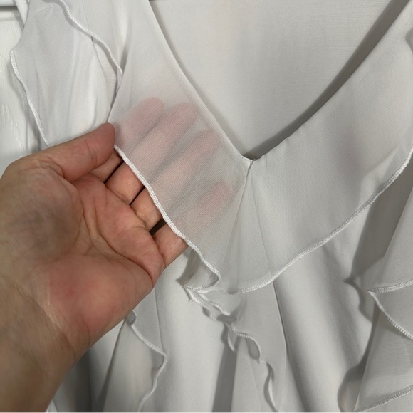 Calvin Klein sz Med. white slvless ruffled v-neck top, feminine, flowy - Picture 8 of 10